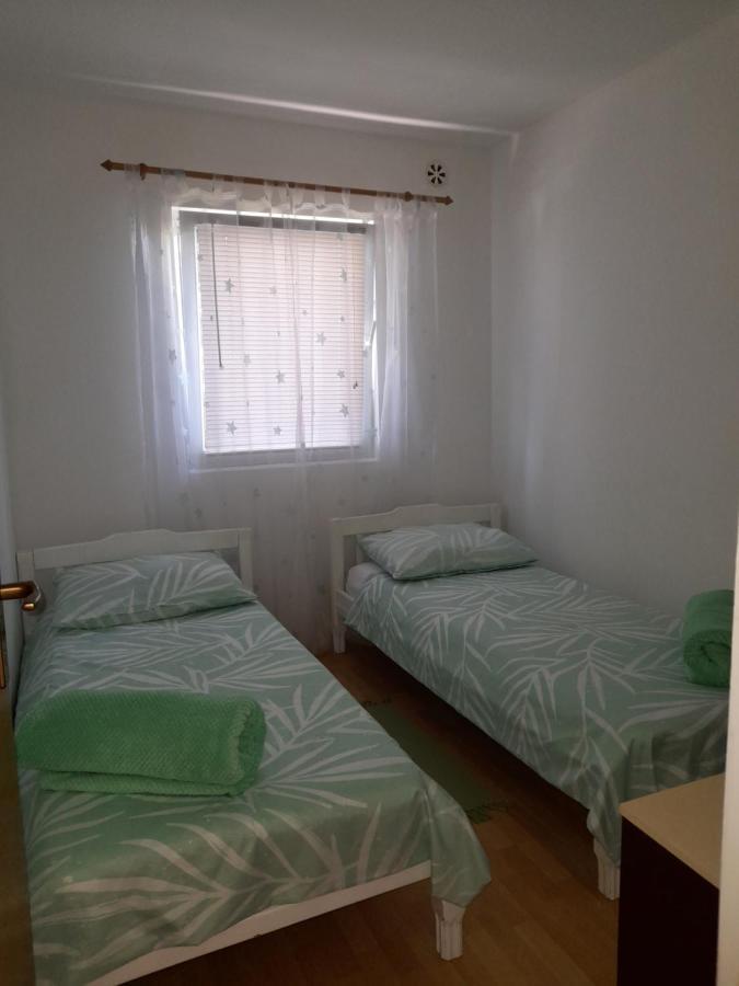 Apartmani Plesa Vir Exteriör bild