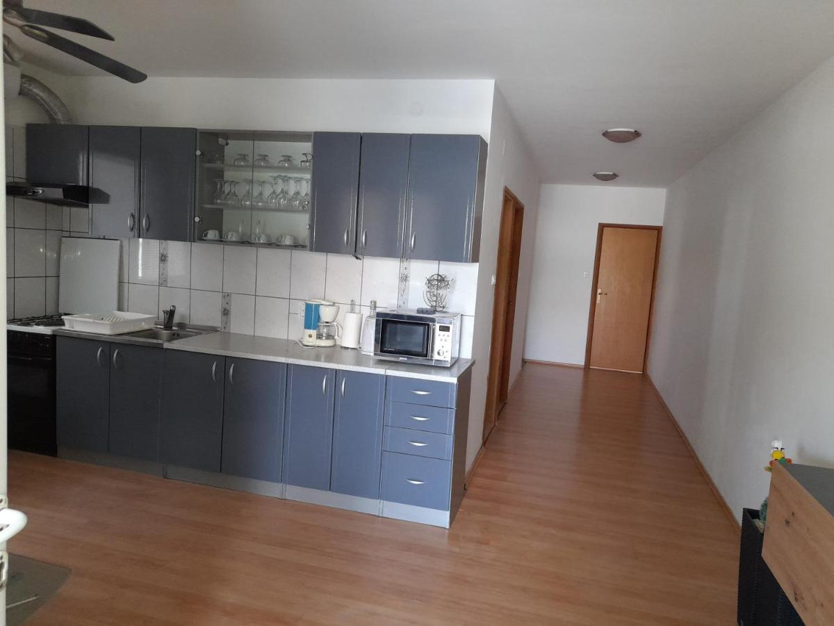 Apartmani Plesa Vir Exteriör bild