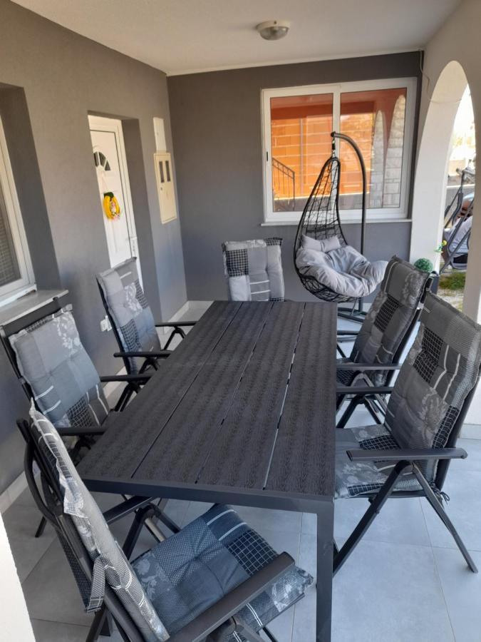 Apartmani Plesa Vir Exteriör bild